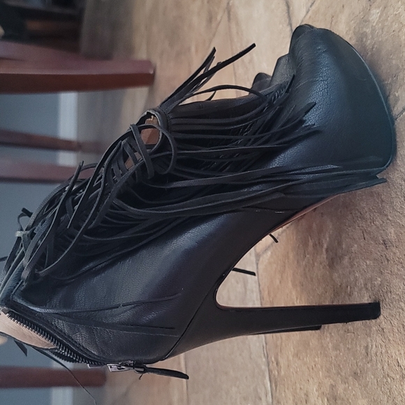 Shoes - Picture 12 of 13